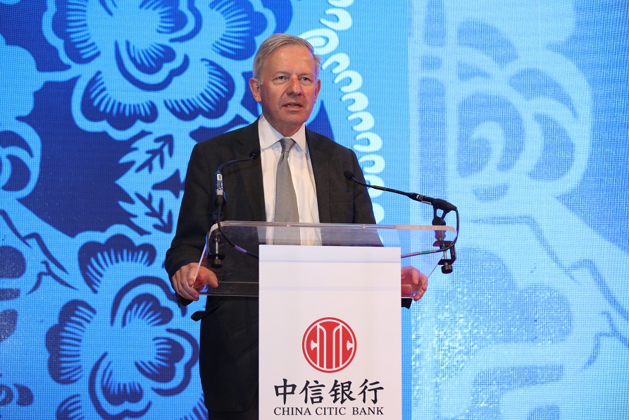 3. 英中贸易协会继任主席谢拉德?考珀-科尔斯爵士致辞.jpg