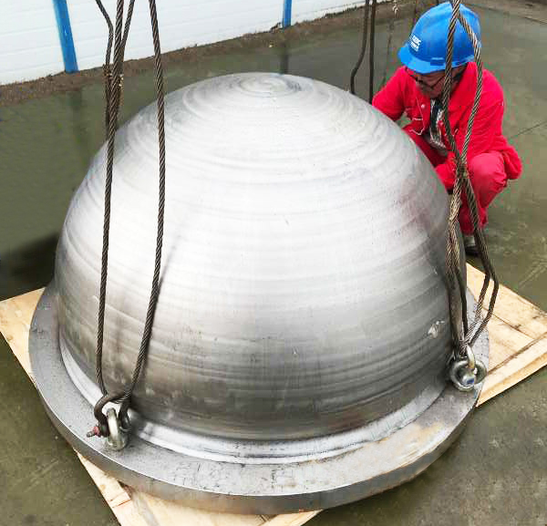 3-2、 大藤峡工程被喻为珠江上的“三峡工程”。公司参与研制的关键部件门轴底枢“蘑菇头”，尺寸远远超出现有国家标准，直径是三峡工程底枢蘑菇头的1.2倍，是世界上首次以高碳高铬不锈钢材质铸锻的最大尺寸底枢蘑菇头。2020年3月31日，工程实现试通航。.jpg